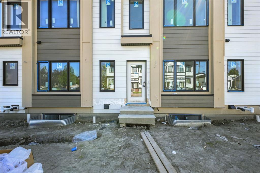 Photo 2 of 3303 21 Avenue Sw, Calgary AB