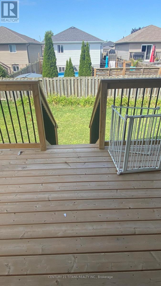 Photo 18 of 84 Arrowhead Lane, Chathamkent ON