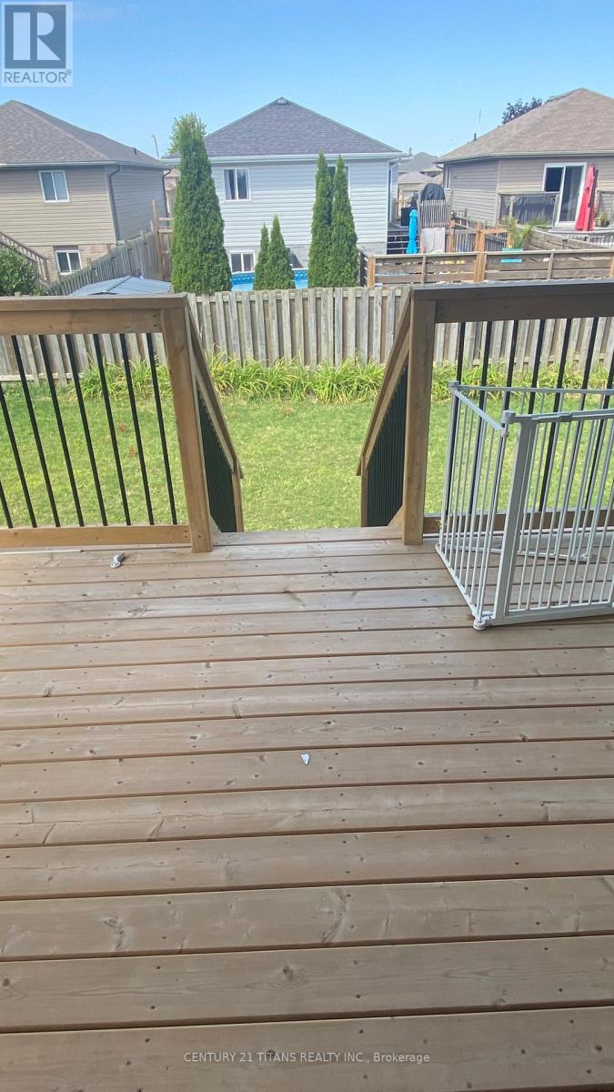 Photo 19 of 84 Arrowhead Lane, Chathamkent ON