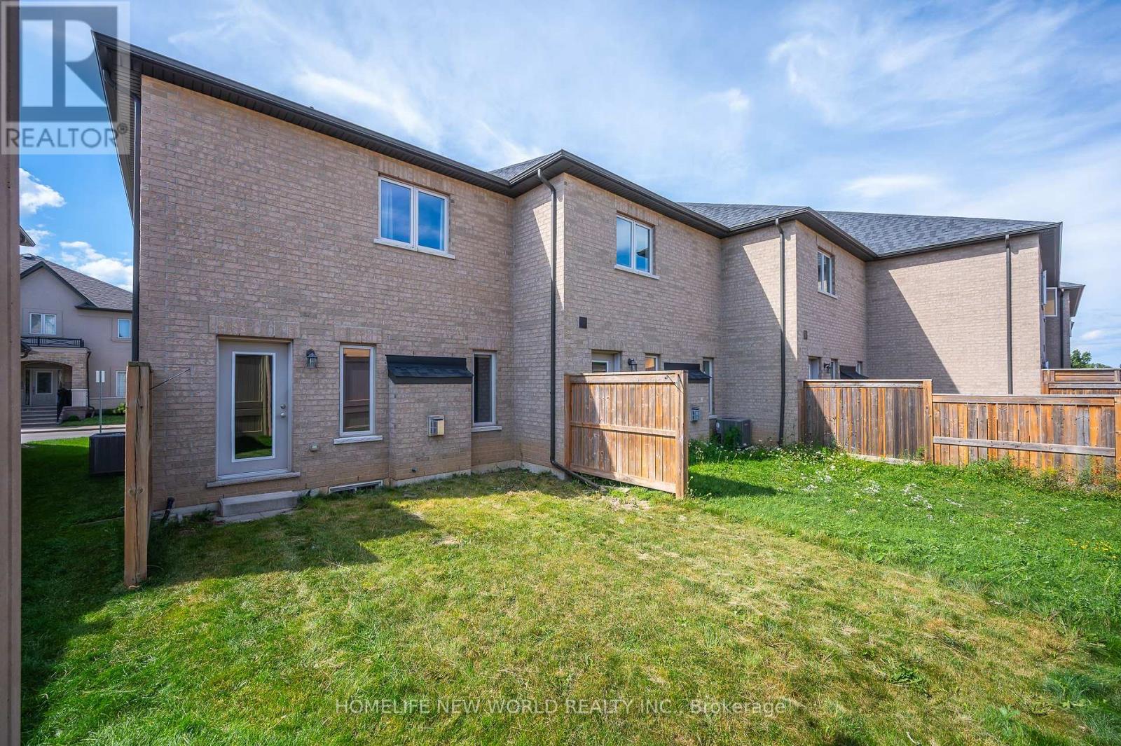 Photo 27 of 79 Sonoma Valley Crescent, Hamilton ON