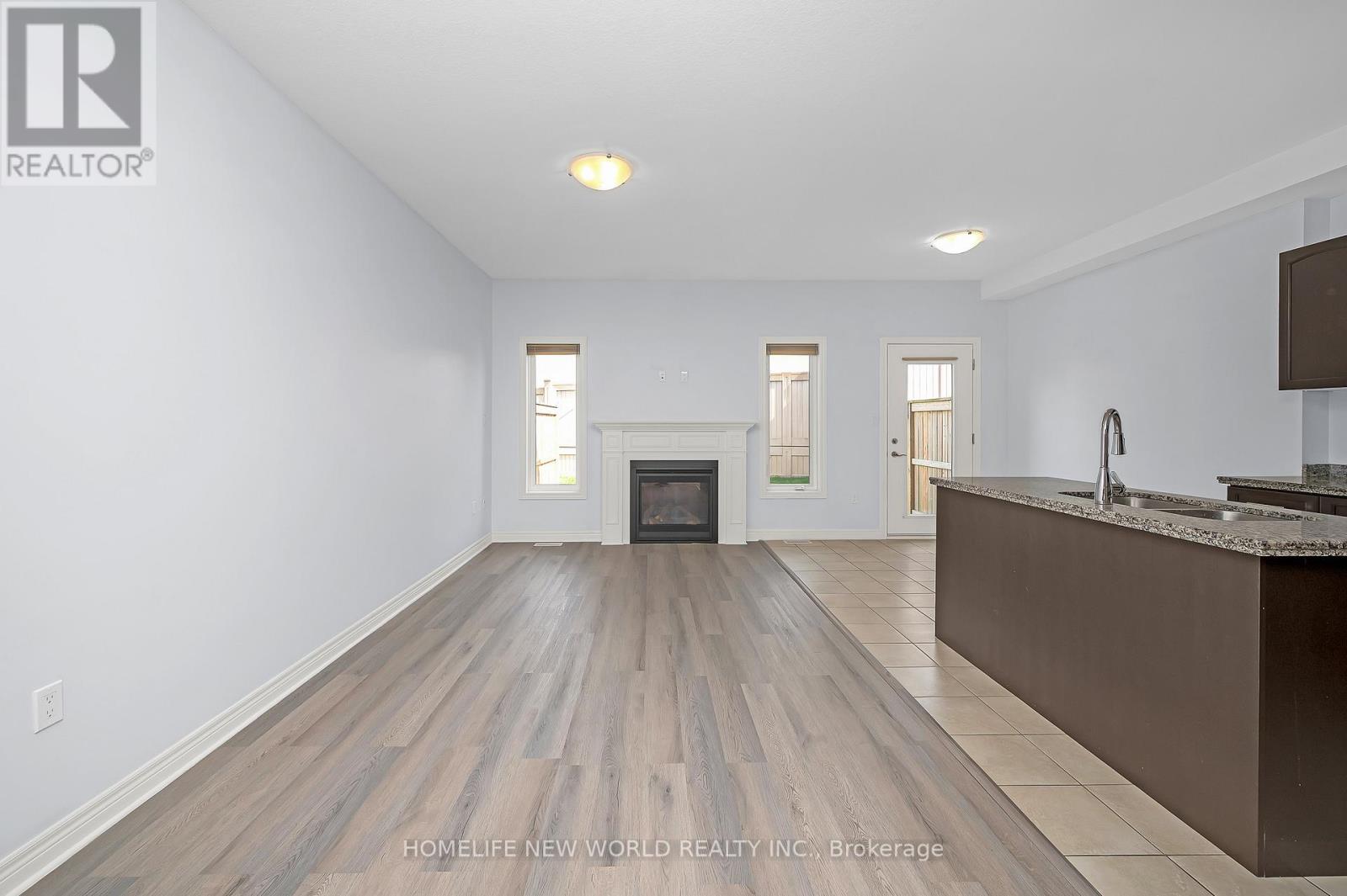 Photo 4 of 79 Sonoma Valley Crescent, Hamilton ON