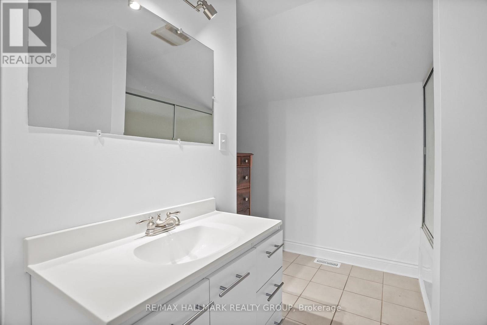Photo 25 of 115 Pigeon Street, Clarencerockland ON