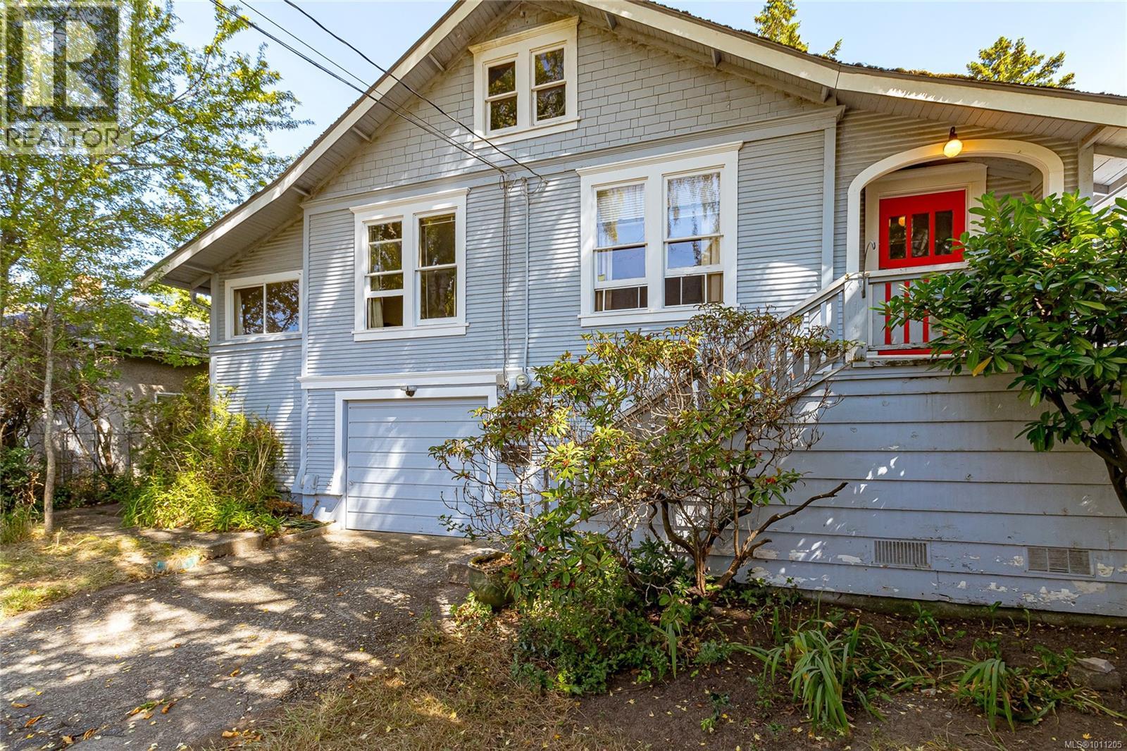 Photo 1 of 3329 Kingsley St, Saanich BC