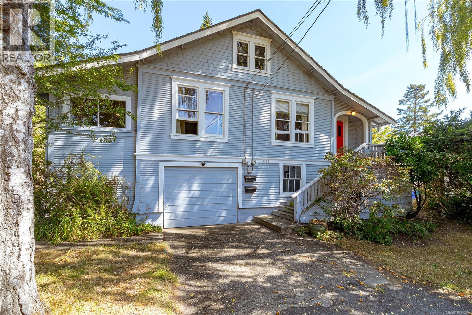 Photo 2 of 3329 Kingsley St, Saanich BC
