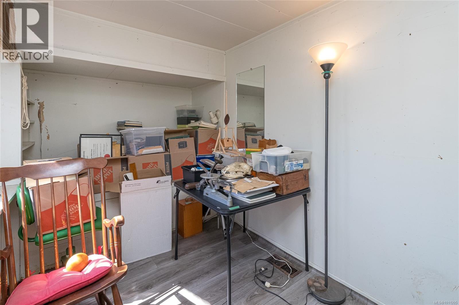 Photo 33 of 3329 Kingsley St, Saanich BC