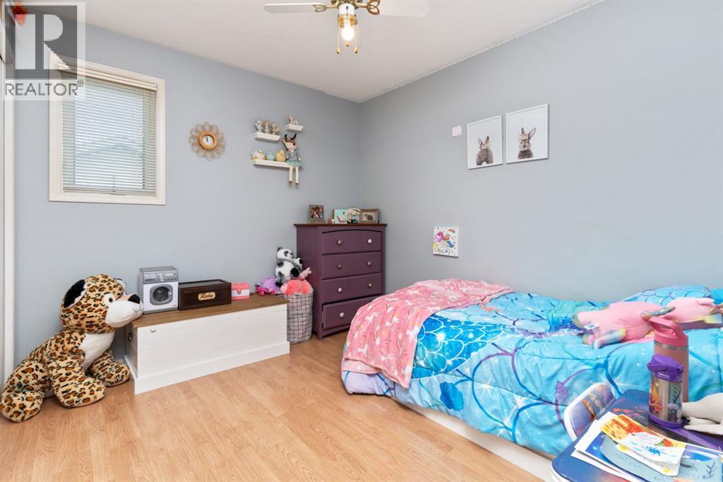 Photo 10 of 5905 54 Avenue, Camrose AB