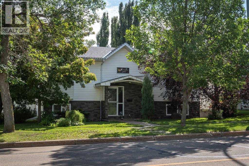 Photo 1 of 5905 54 Avenue, Camrose AB