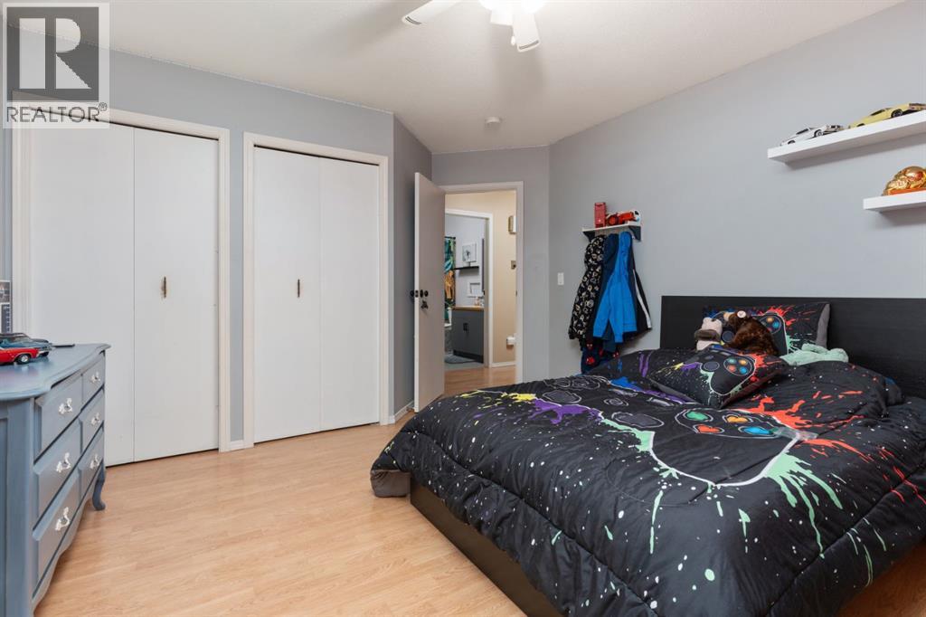Photo 13 of 5905 54 Avenue, Camrose AB