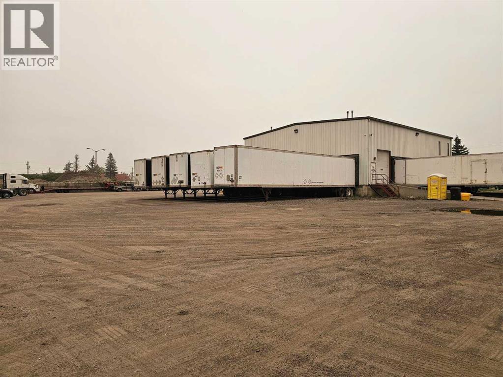 Photo 25 of 9415 44 Street Se, Calgary AB