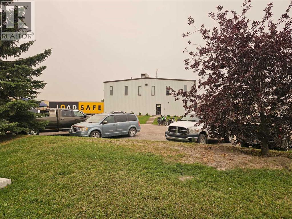 Photo 5 of 9415 44 Street Se, Calgary AB