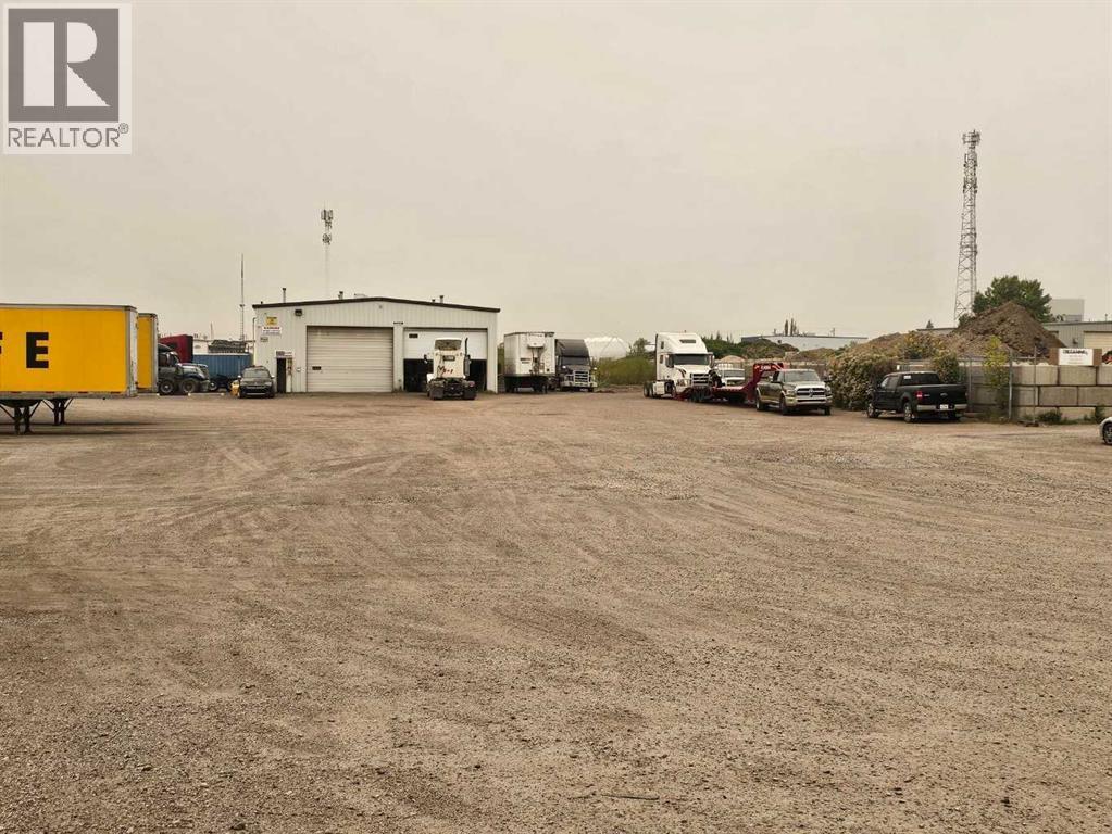 Photo 8 of 9415 44 Street Se, Calgary AB