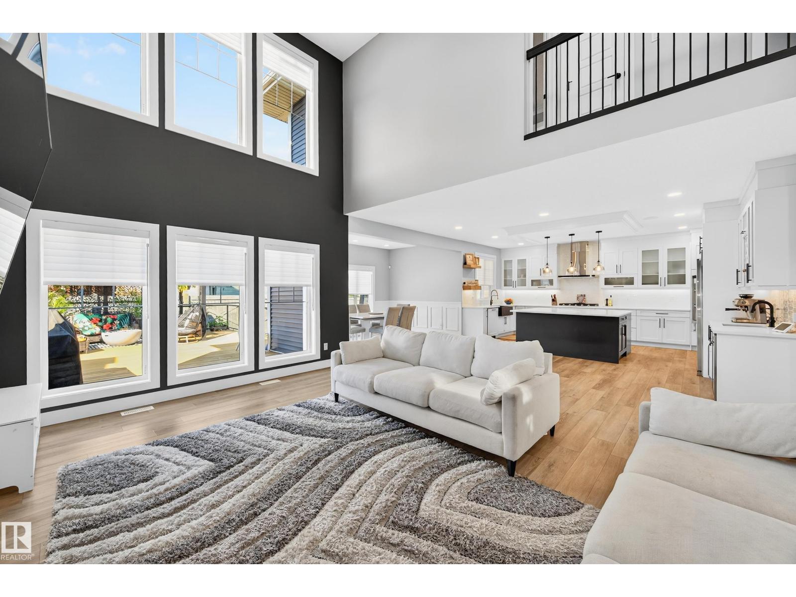 Photo 13 of 3912 Ginsburg Cr Nw, Edmonton AB