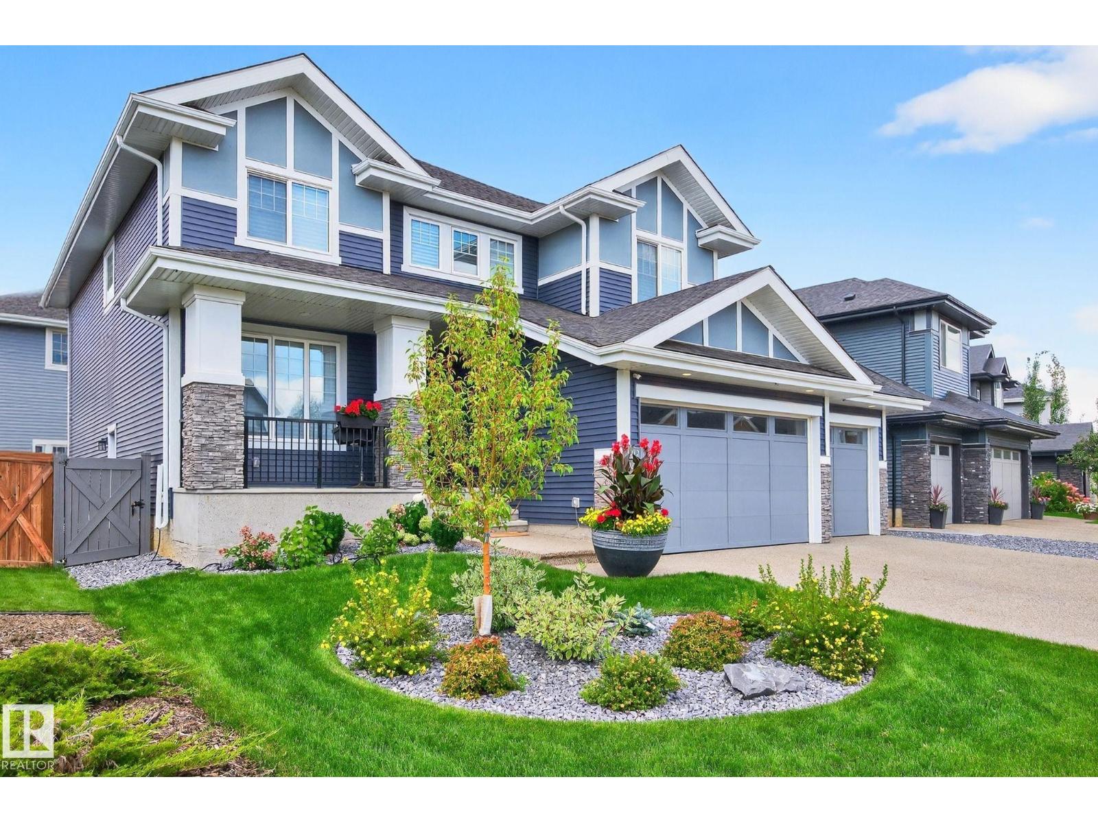 Photo 2 of 3912 Ginsburg Cr Nw, Edmonton AB