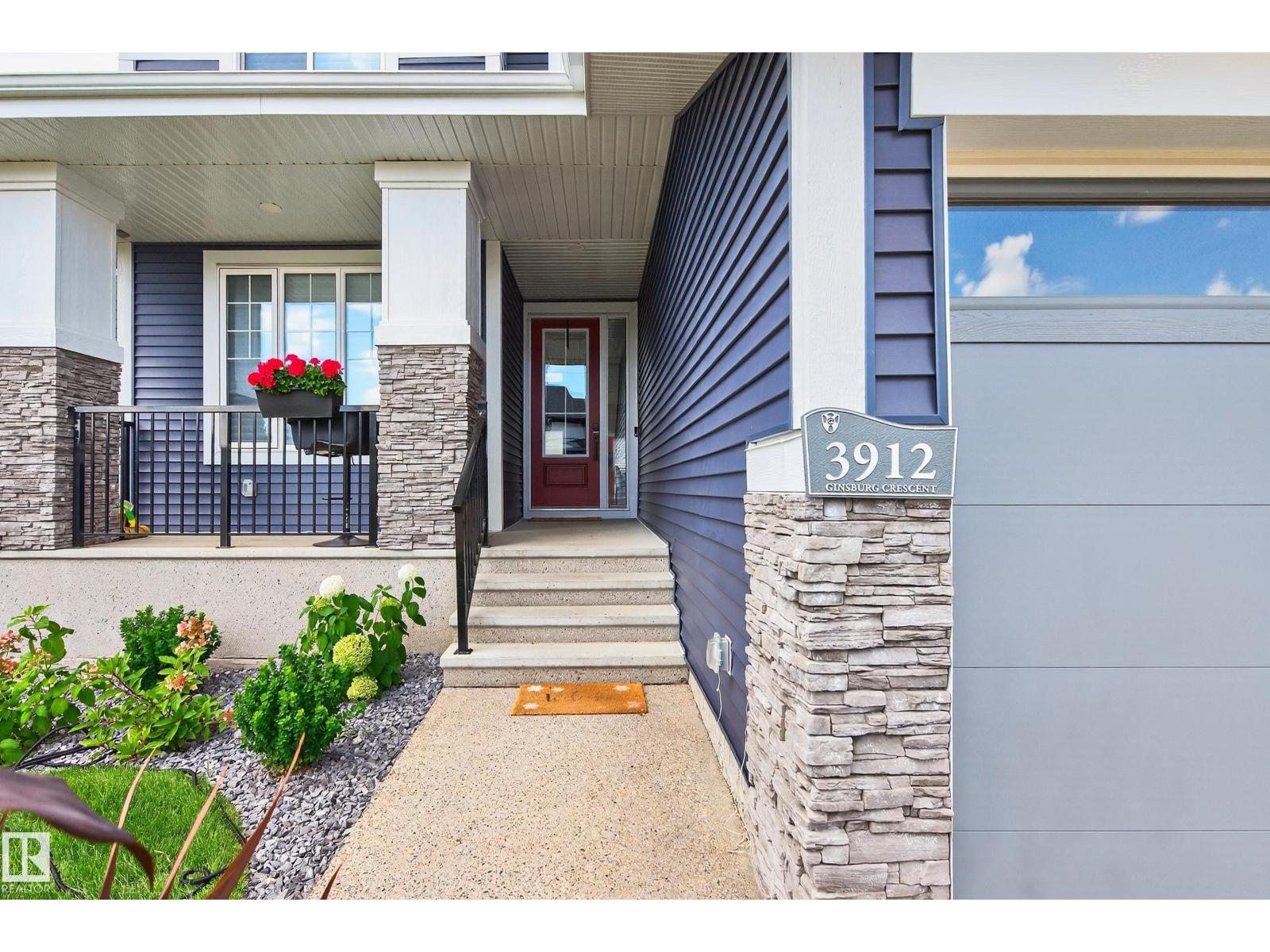 Photo 3 of 3912 Ginsburg Cr Nw, Edmonton AB
