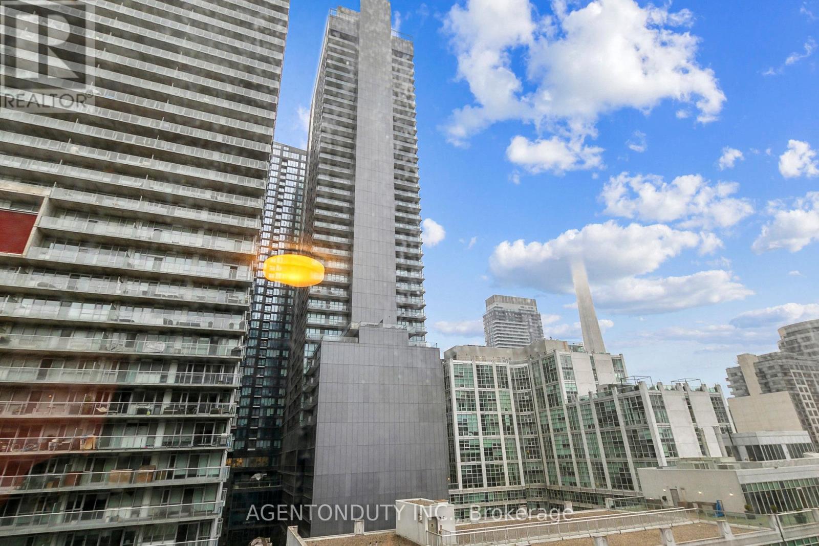 Photo 1 of 708 393 King Street W, Toronto ON