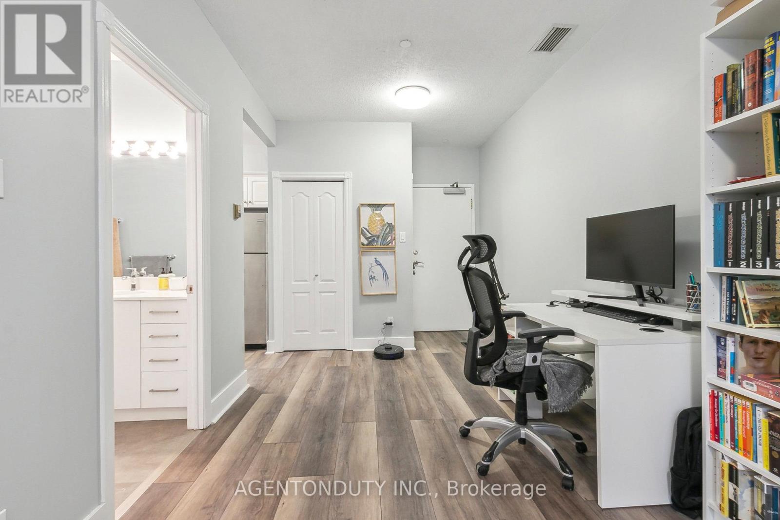 Photo 10 of 708 393 King Street W, Toronto ON