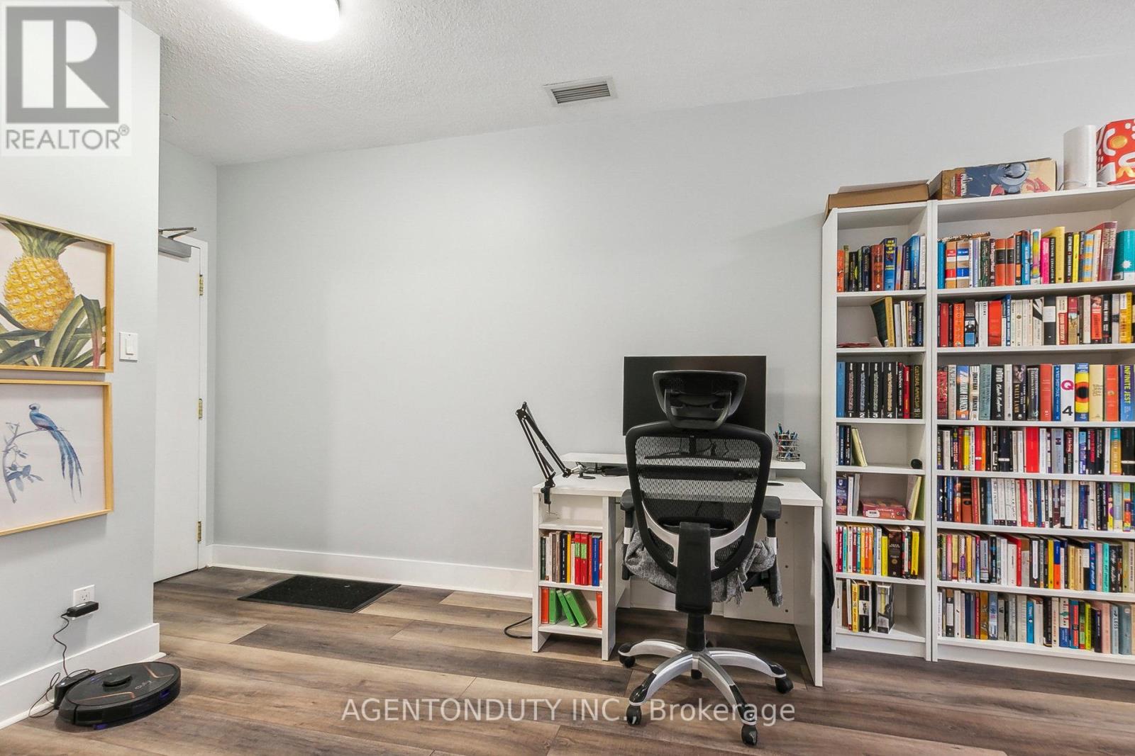 Photo 11 of 708 393 King Street W, Toronto ON