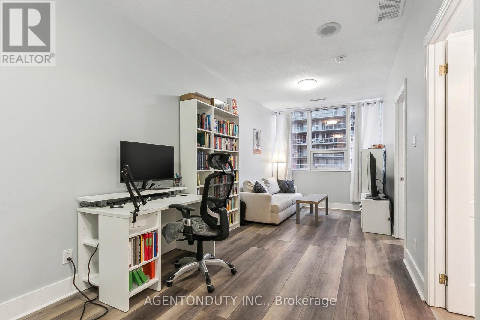 Photo 13 of 708 393 King Street W, Toronto ON