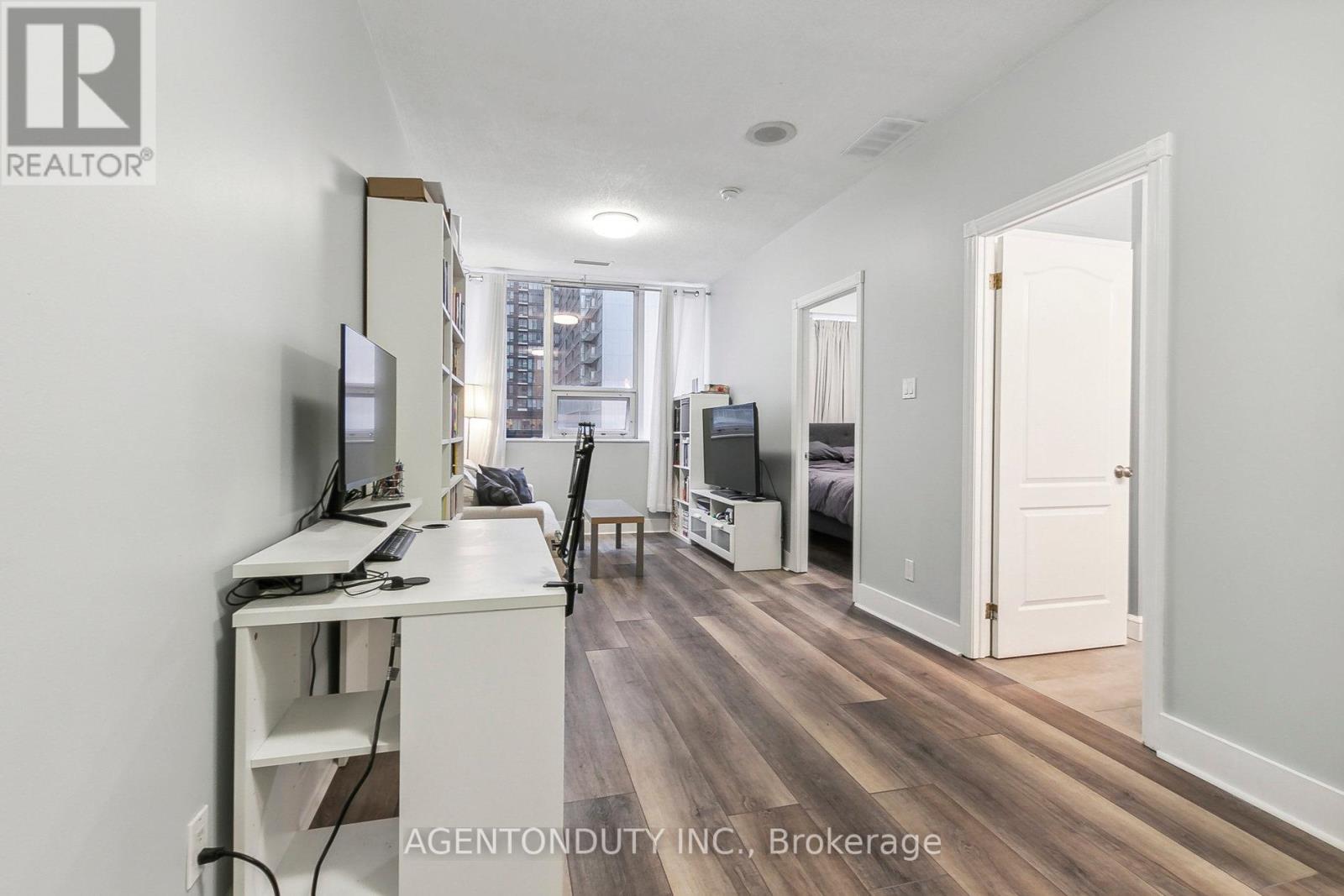 Photo 14 of 708 393 King Street W, Toronto ON