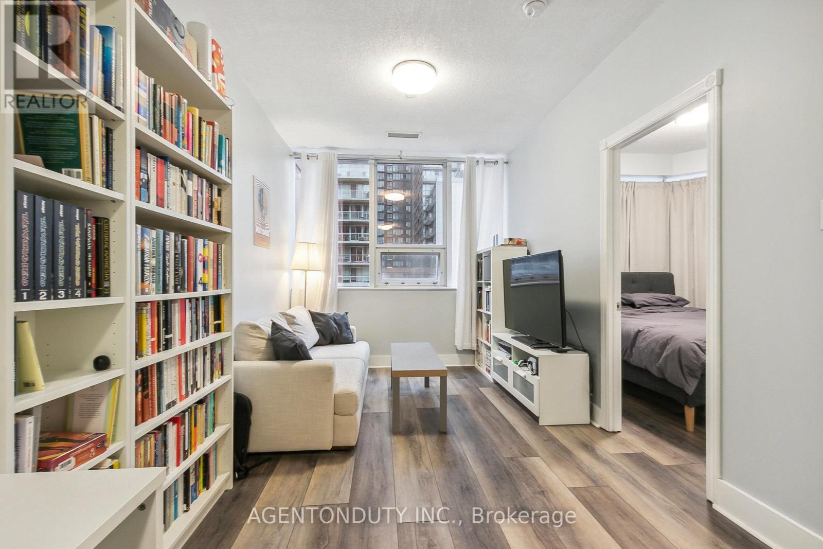 Photo 15 of 708 393 King Street W, Toronto ON