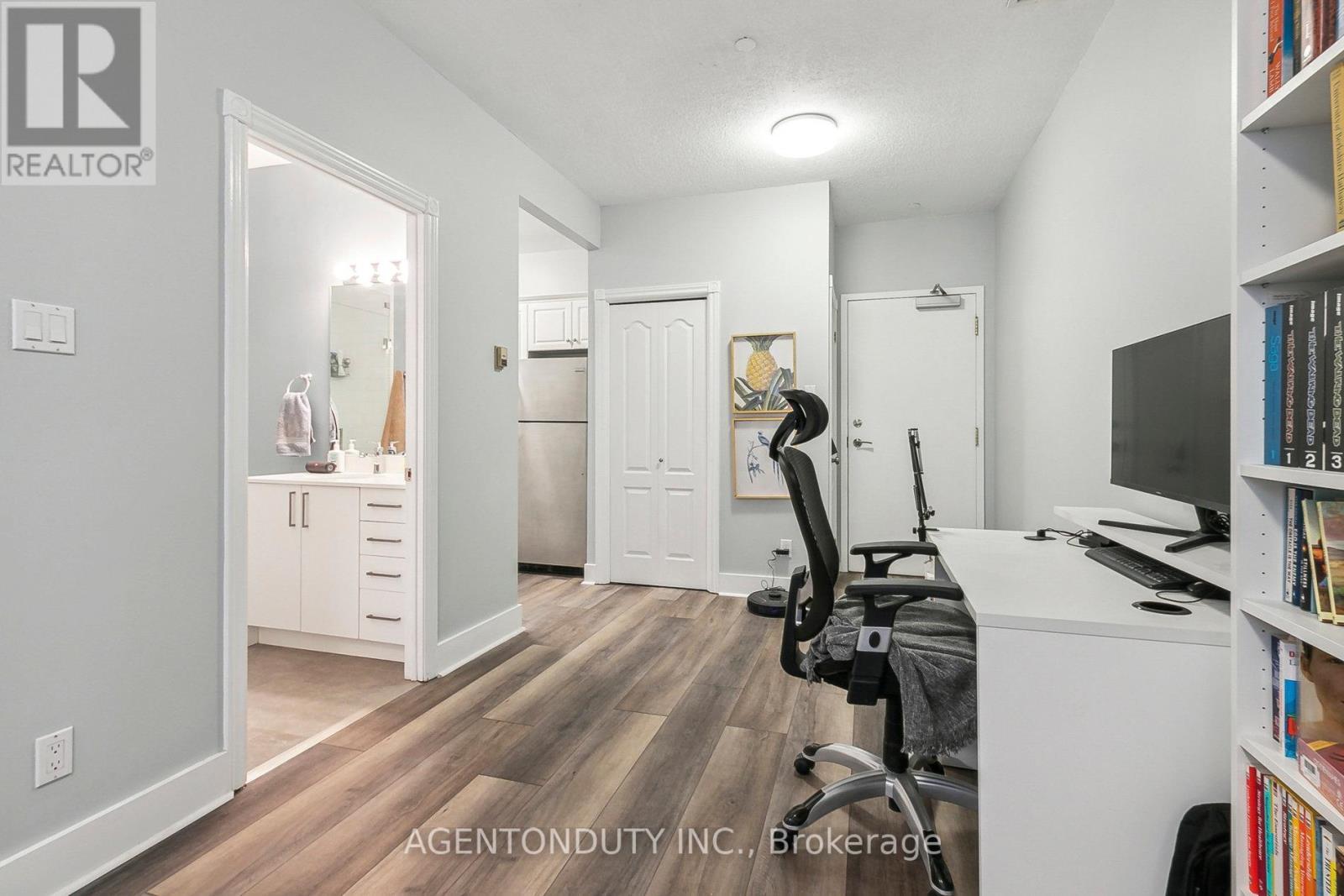 Photo 17 of 708 393 King Street W, Toronto ON