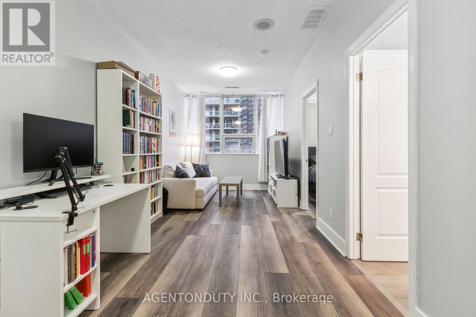 Photo 19 of 708 393 King Street W, Toronto ON