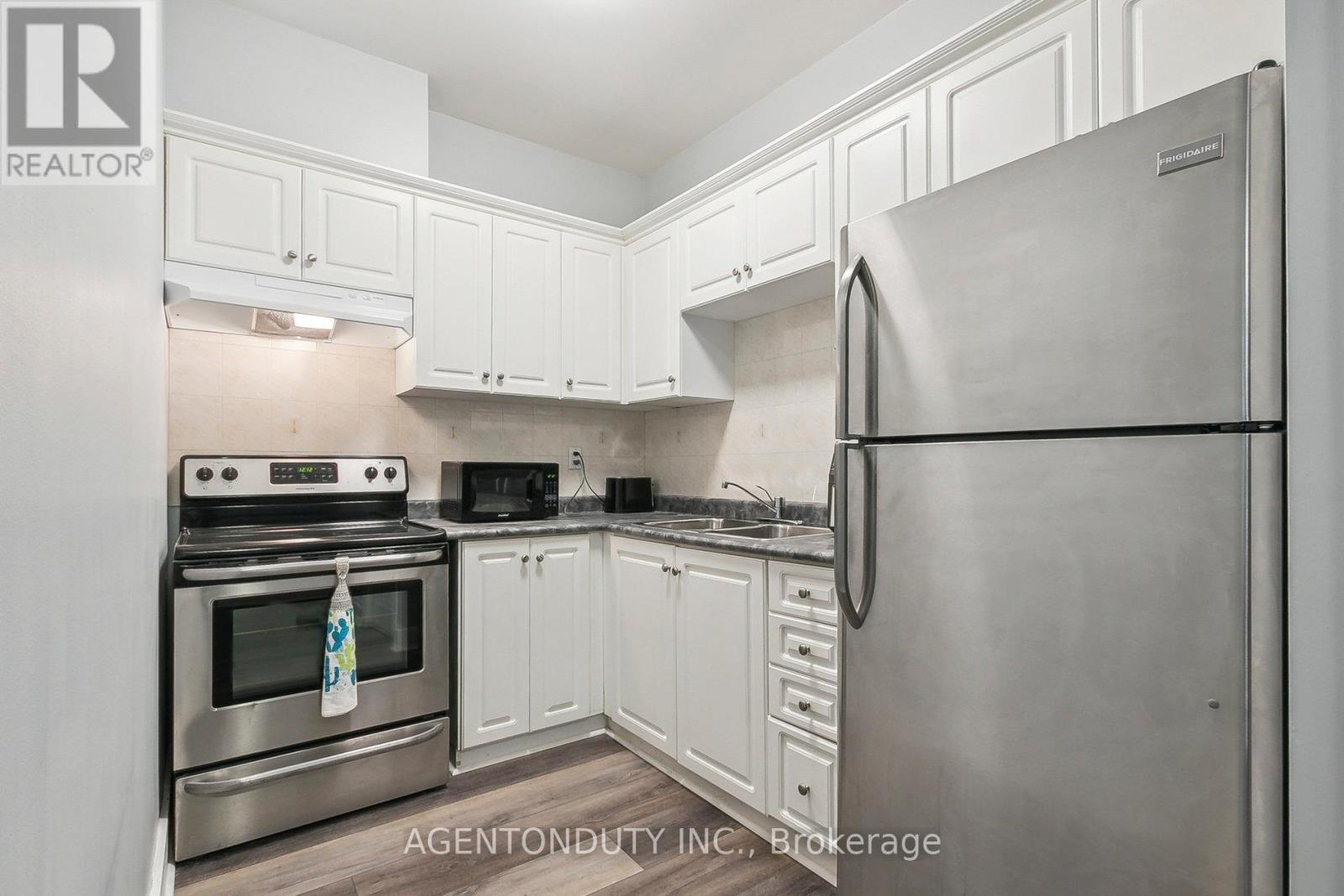 Photo 25 of 708 393 King Street W, Toronto ON