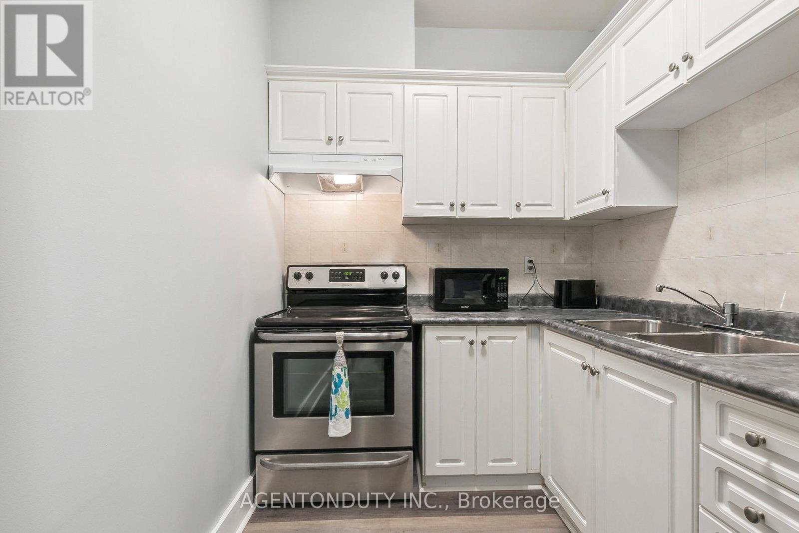 Photo 26 of 708 393 King Street W, Toronto ON