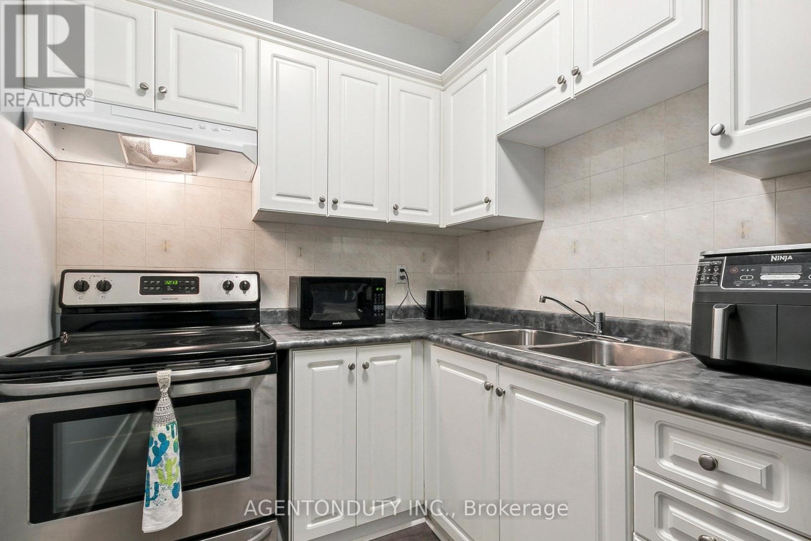 Photo 27 of 708 393 King Street W, Toronto ON