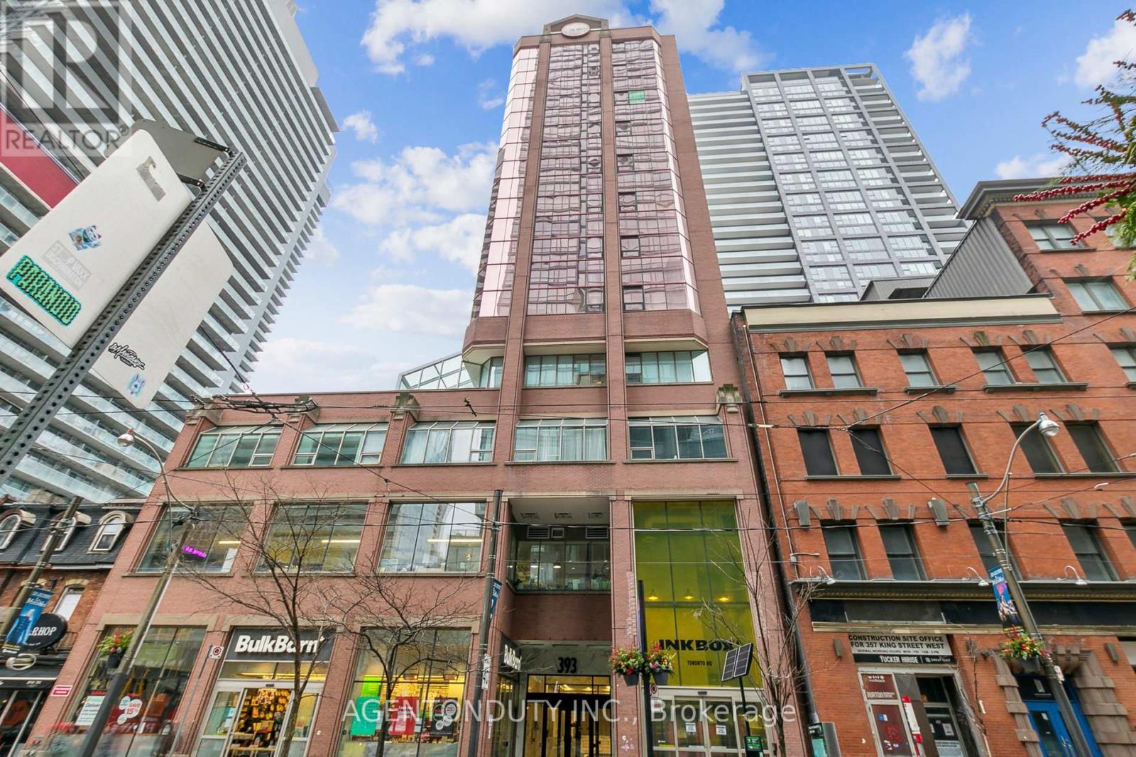 Photo 3 of 708 393 King Street W, Toronto ON