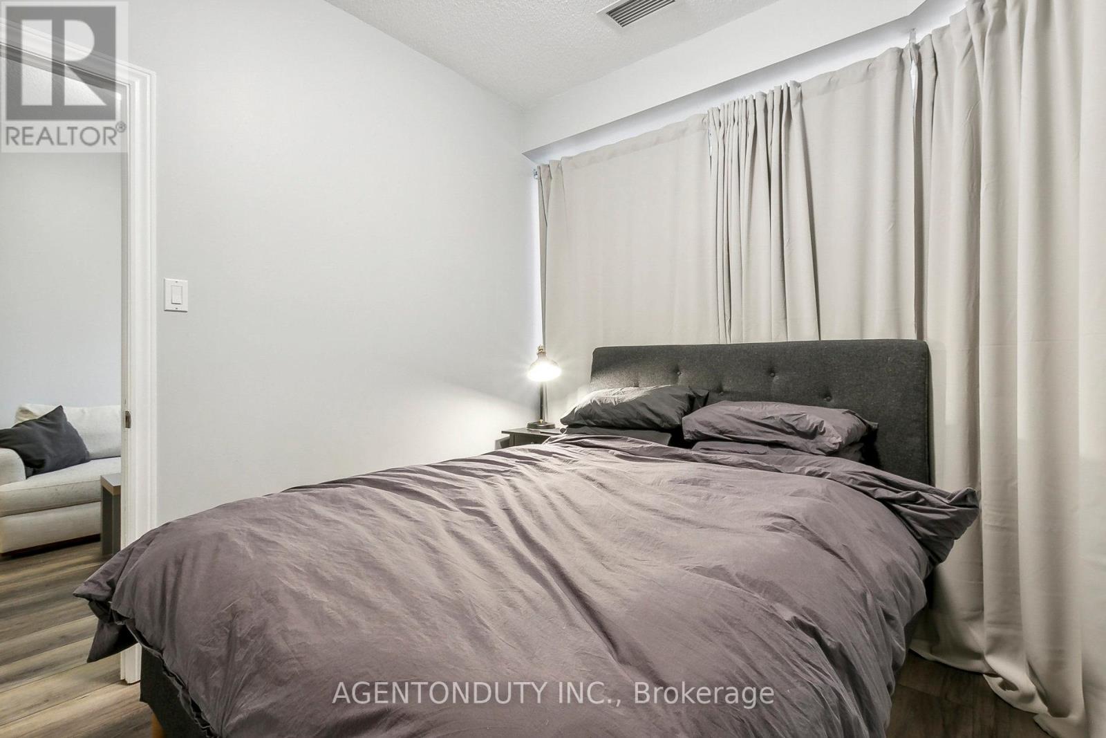 Photo 30 of 708 393 King Street W, Toronto ON