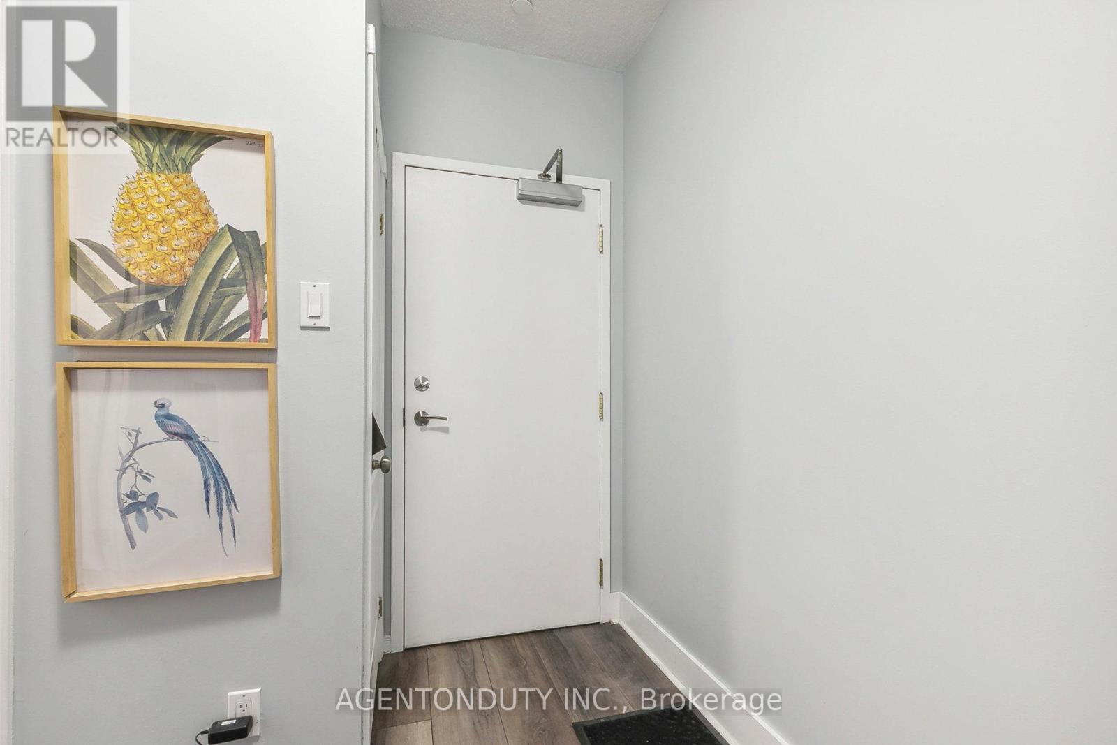 Photo 8 of 708 393 King Street W, Toronto ON