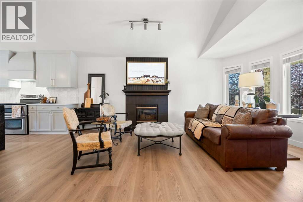 Photo 7 of 110 West Lakeview Crescent, Chestermere AB