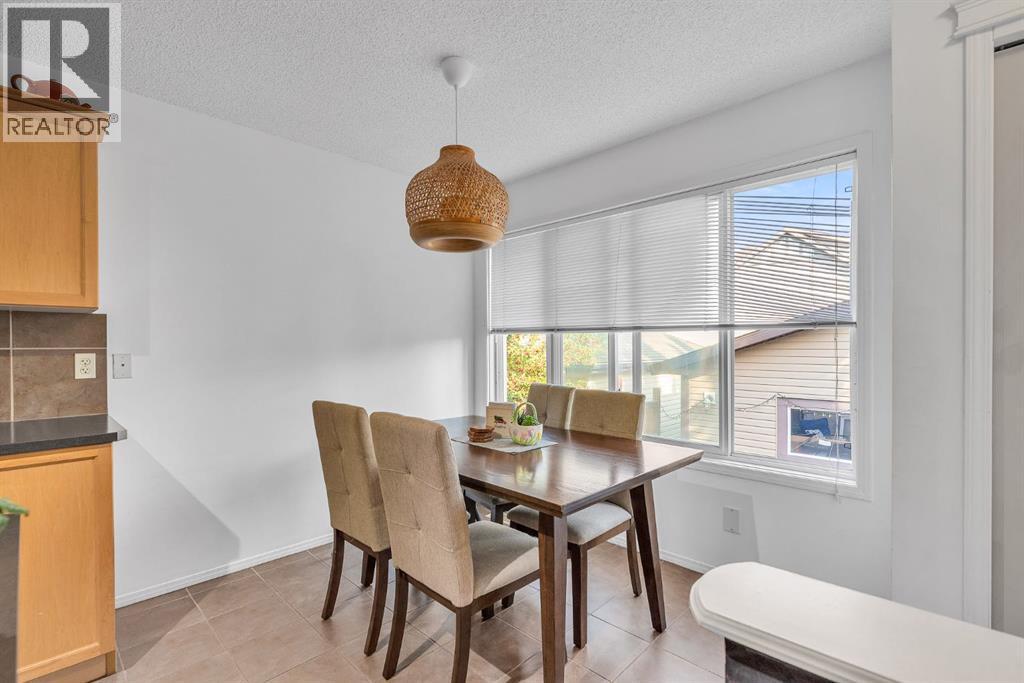 Photo 14 of 30 Sunset Heights, Cochrane AB