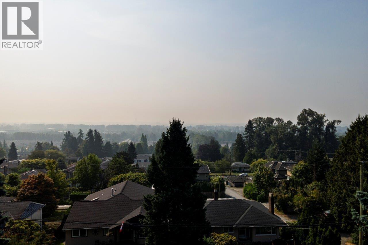 Photo 5 of 4157 Portland Street, Burnaby BC