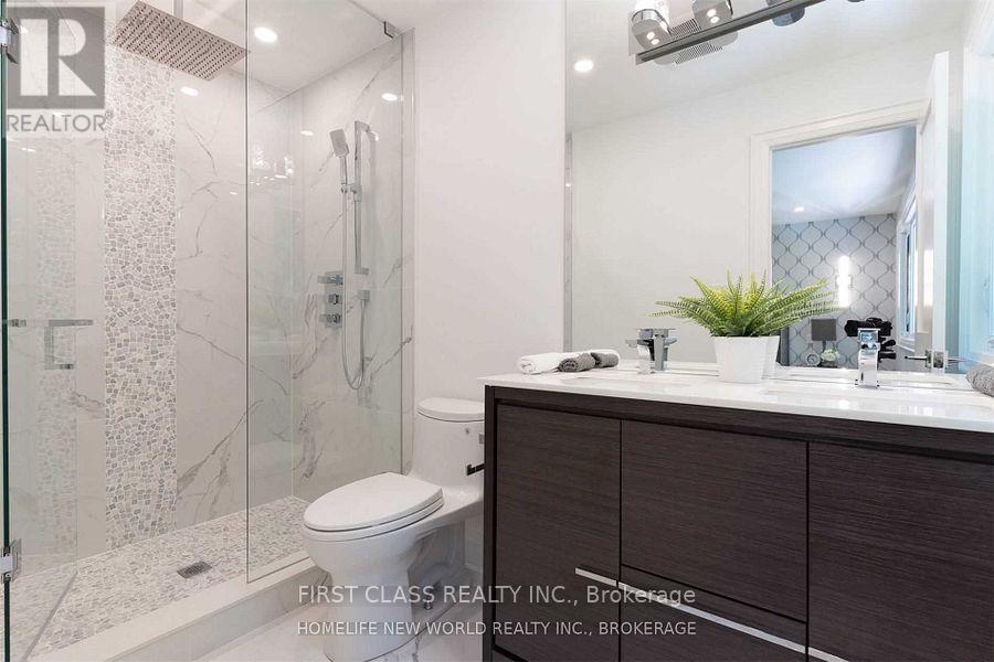 Photo 10 of 1684 Angela Crescent, Mississauga ON