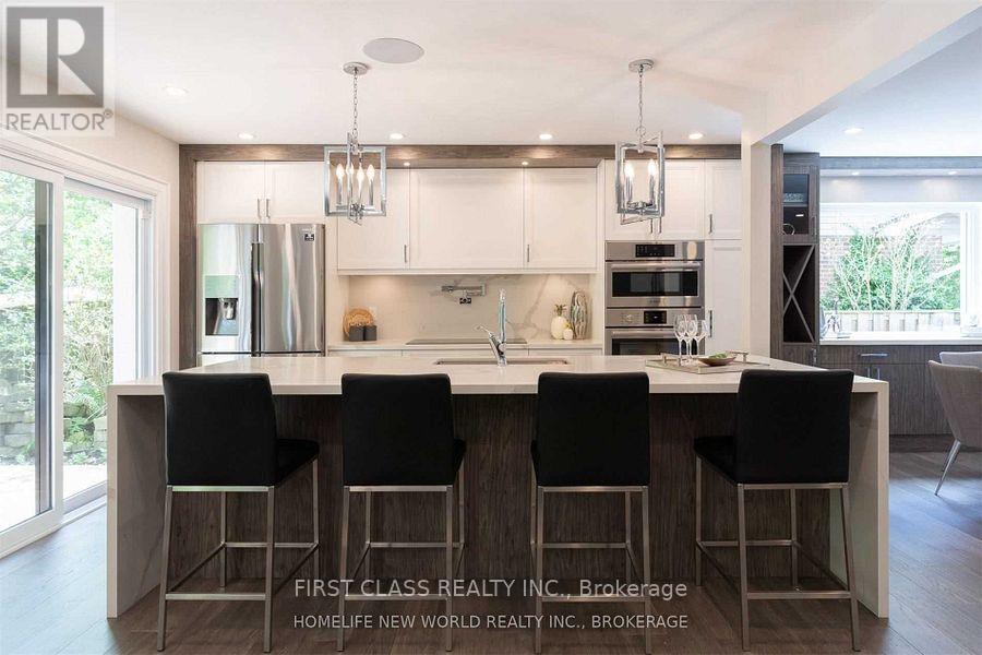Photo 4 of 1684 Angela Crescent, Mississauga ON