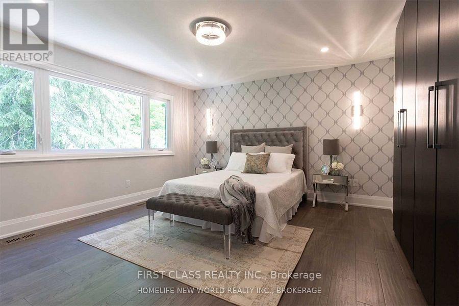 Photo 7 of 1684 Angela Crescent, Mississauga ON