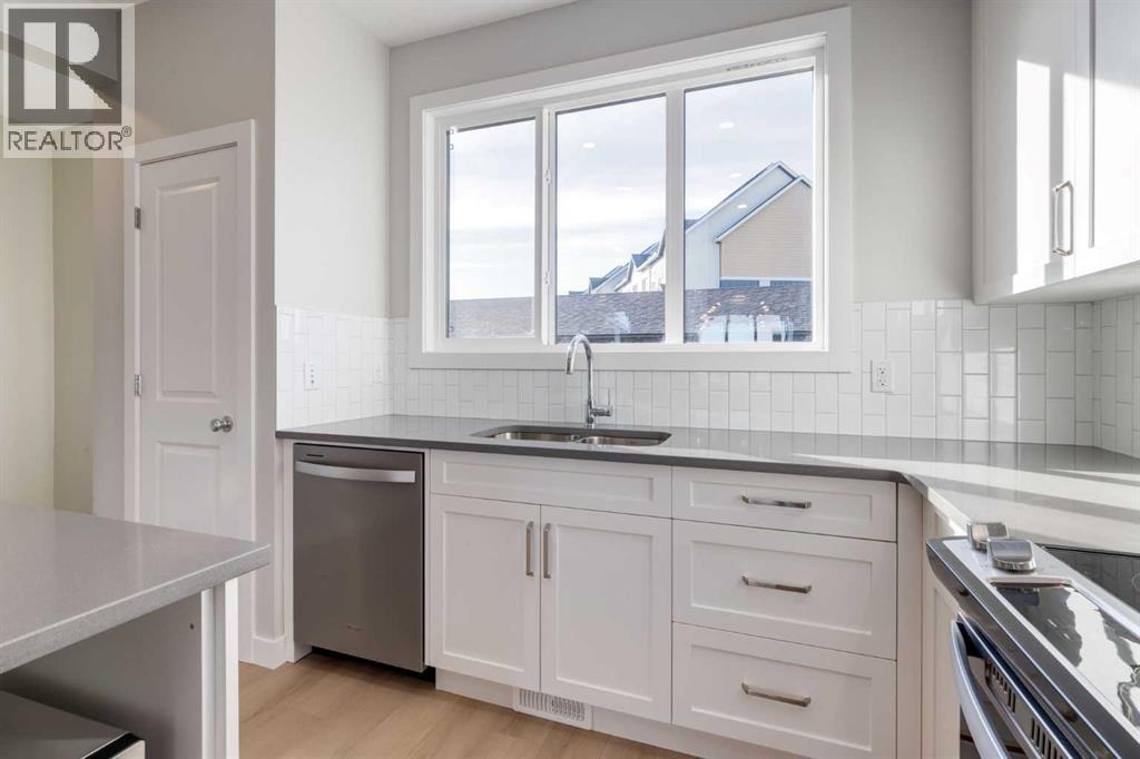 Photo 18 of 207 South Shore Court, Chestermere AB