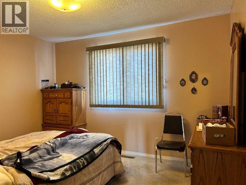 Photo 11 of 790 4 Avenue Se, Three Hills AB