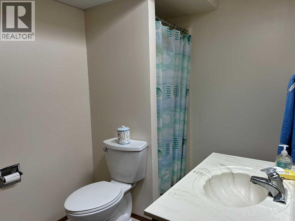 Photo 18 of 790 4 Avenue Se, Three Hills AB