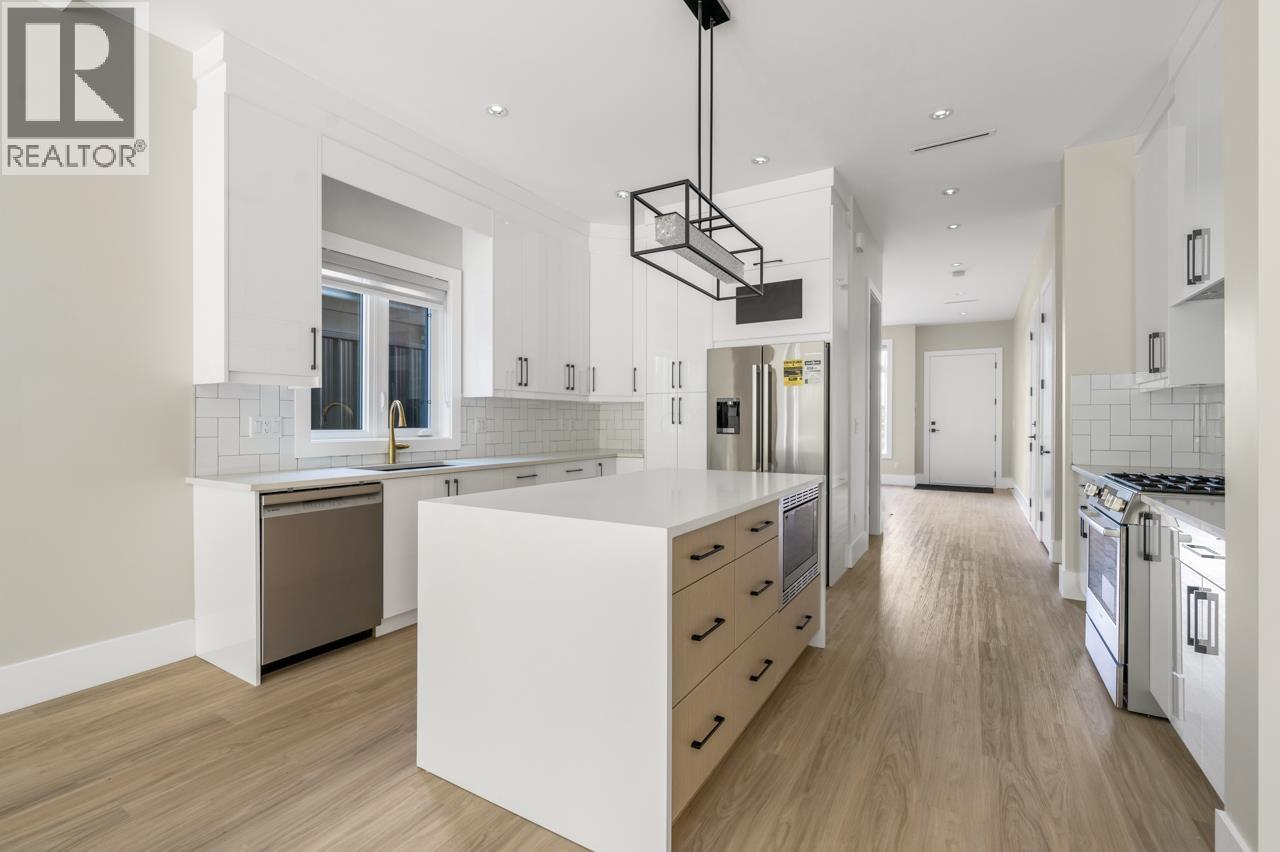 Photo 11 of 1 4096 Nithsdale Street, Burnaby BC