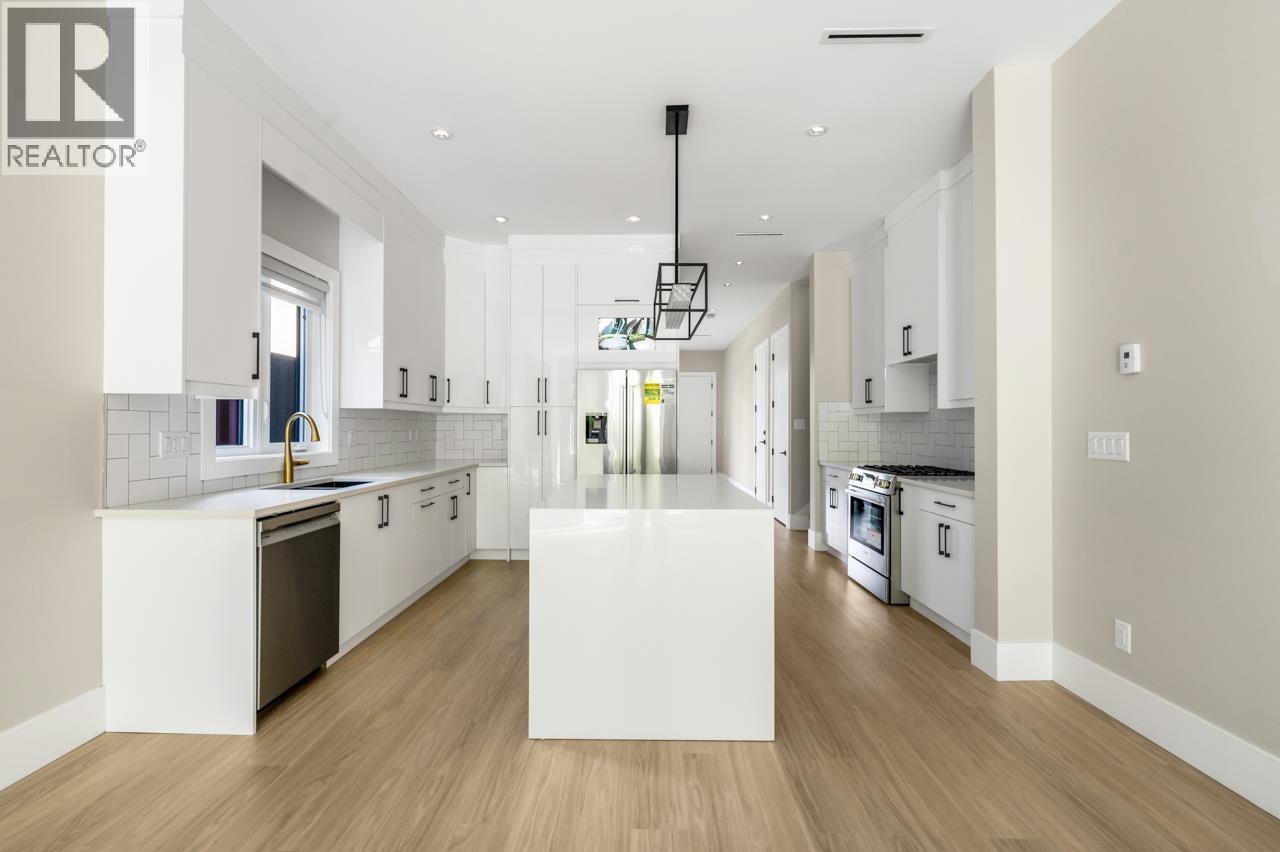 Photo 10 of 1 4096 Nithsdale Street, Burnaby BC