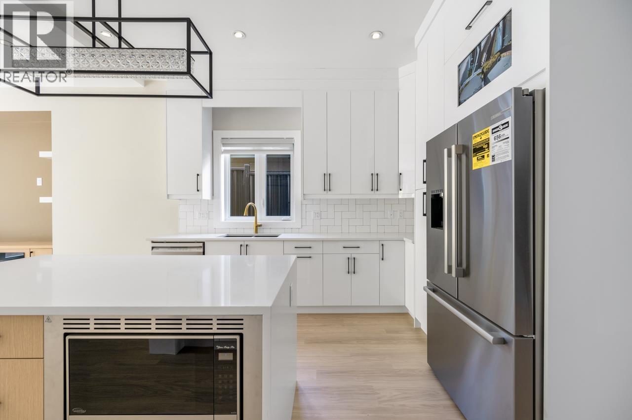 Photo 8 of 1 4096 Nithsdale Street, Burnaby BC