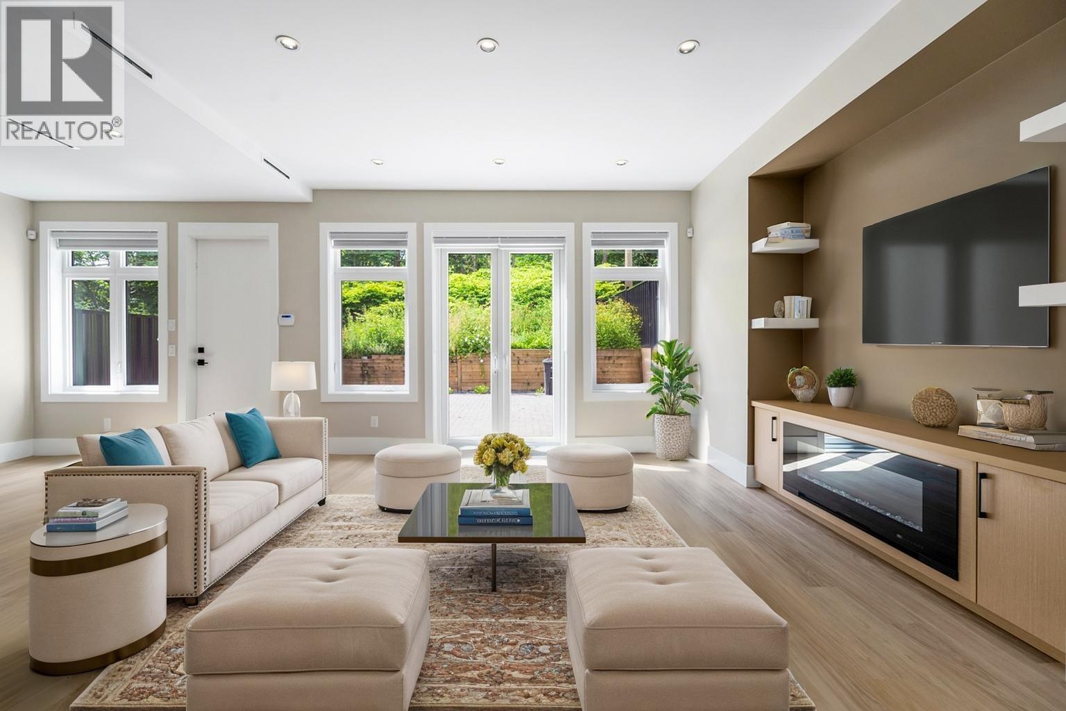 Photo 12 of 1 4096 Nithsdale Street, Burnaby BC