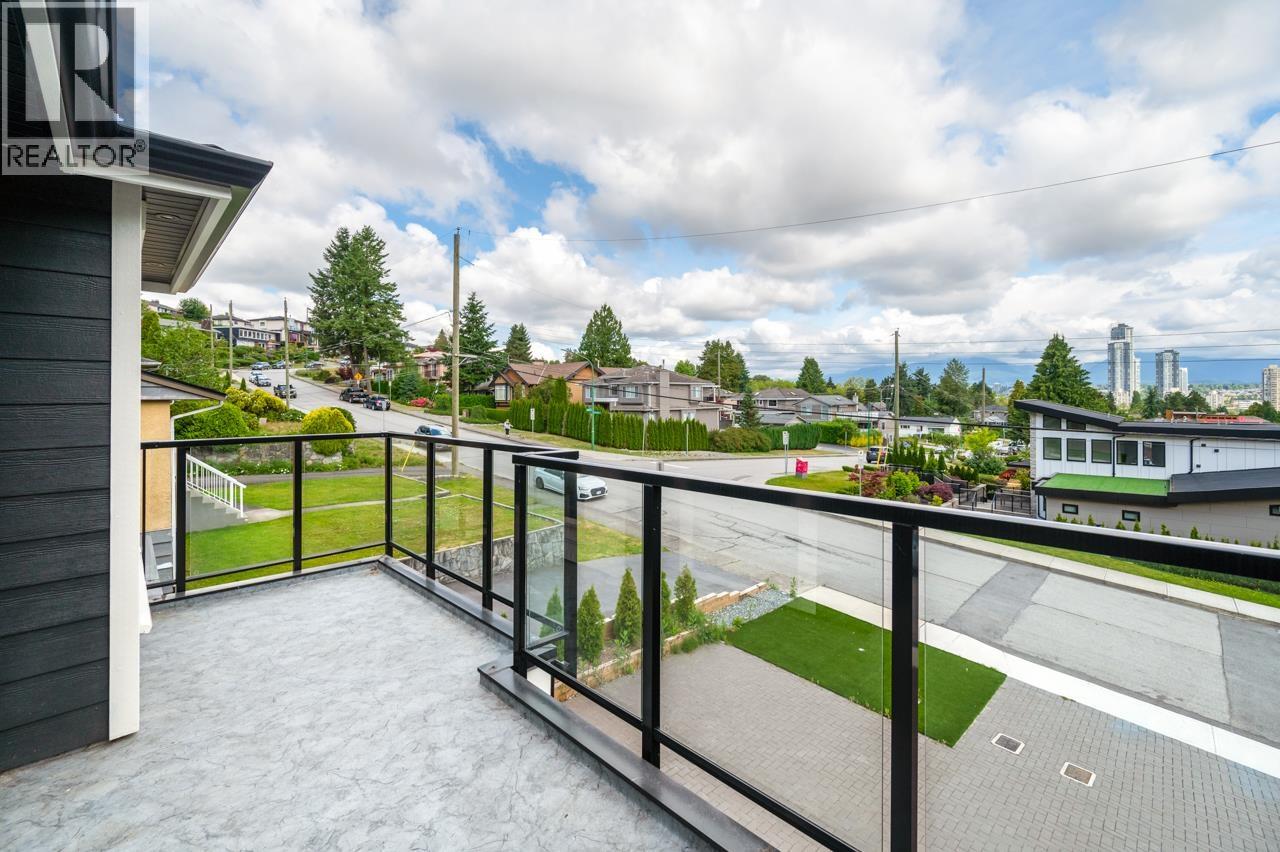 Photo 31 of 1 4096 Nithsdale Street, Burnaby BC