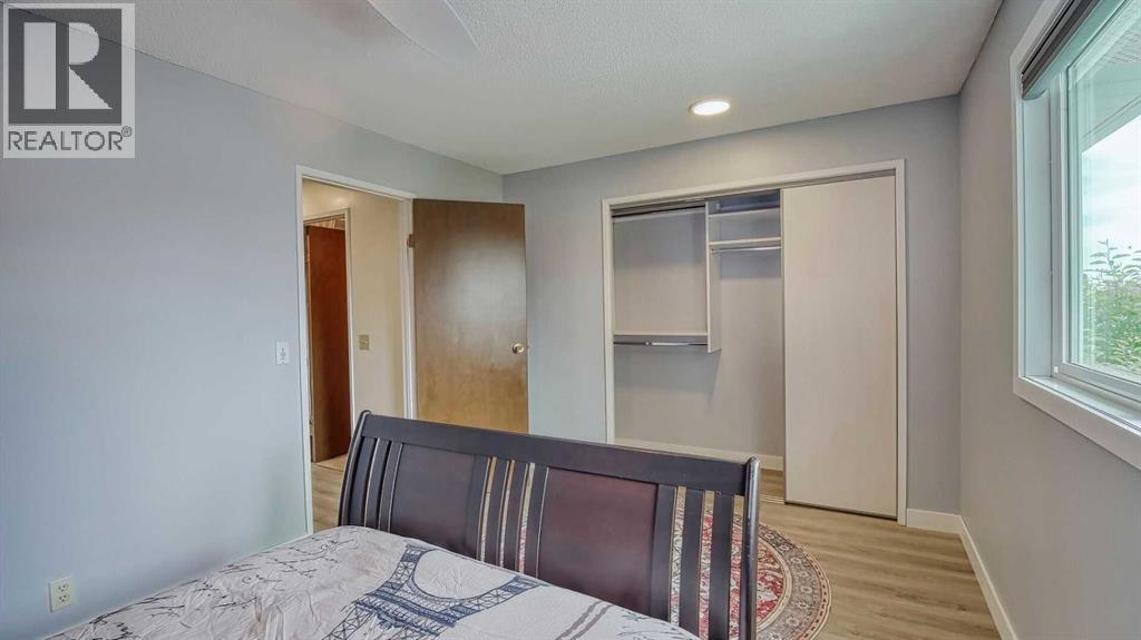 Single Family House for Sale in  Woodsman Lane SW Woodbine Calgary 