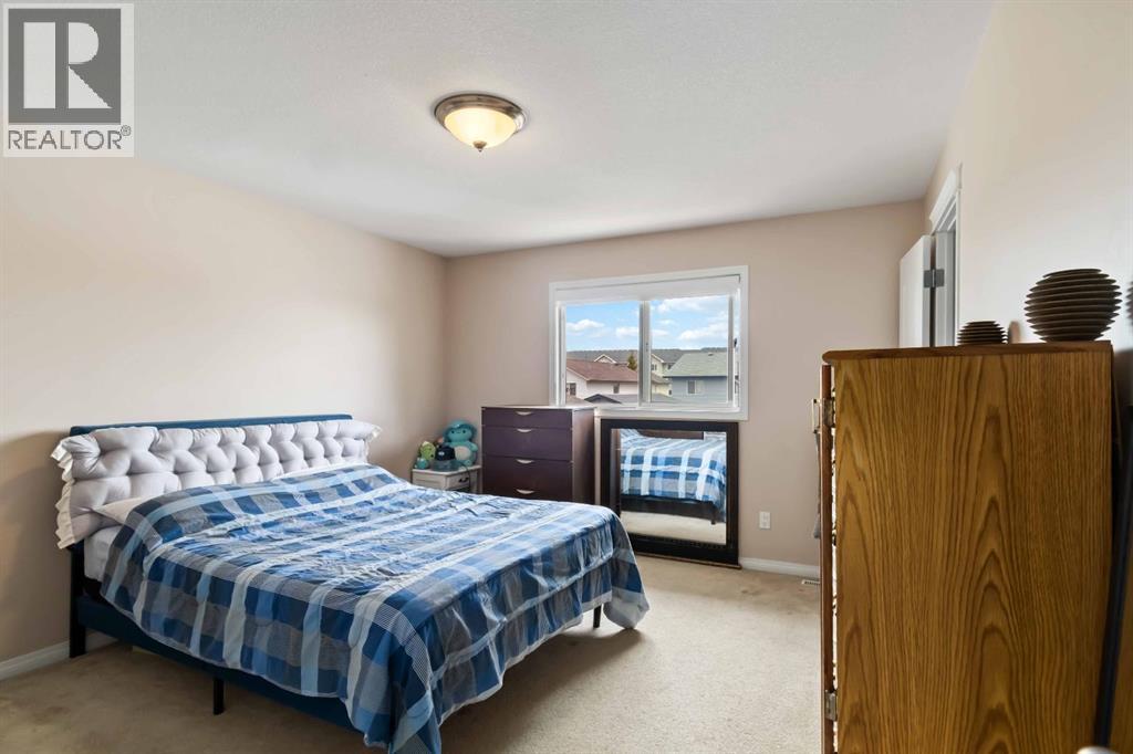 Photo 12 of 228 Paris Crescent, Fort Mcmurray AB