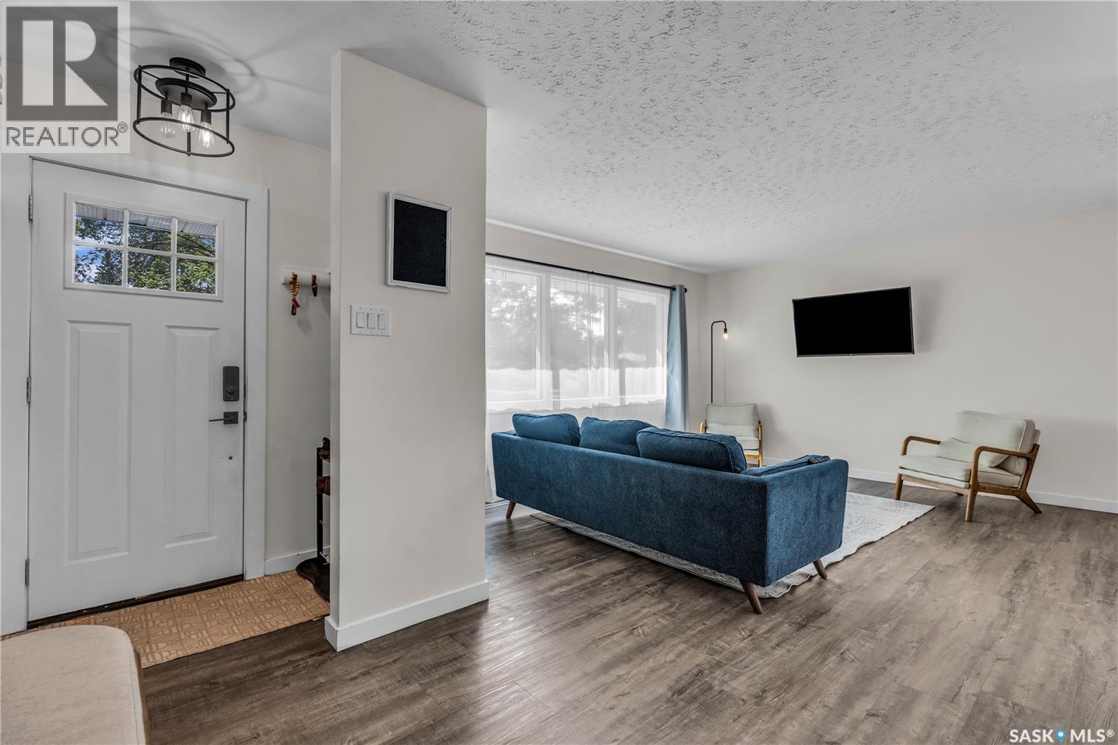 Photo 4 of 2708 Grant Road, Regina SK