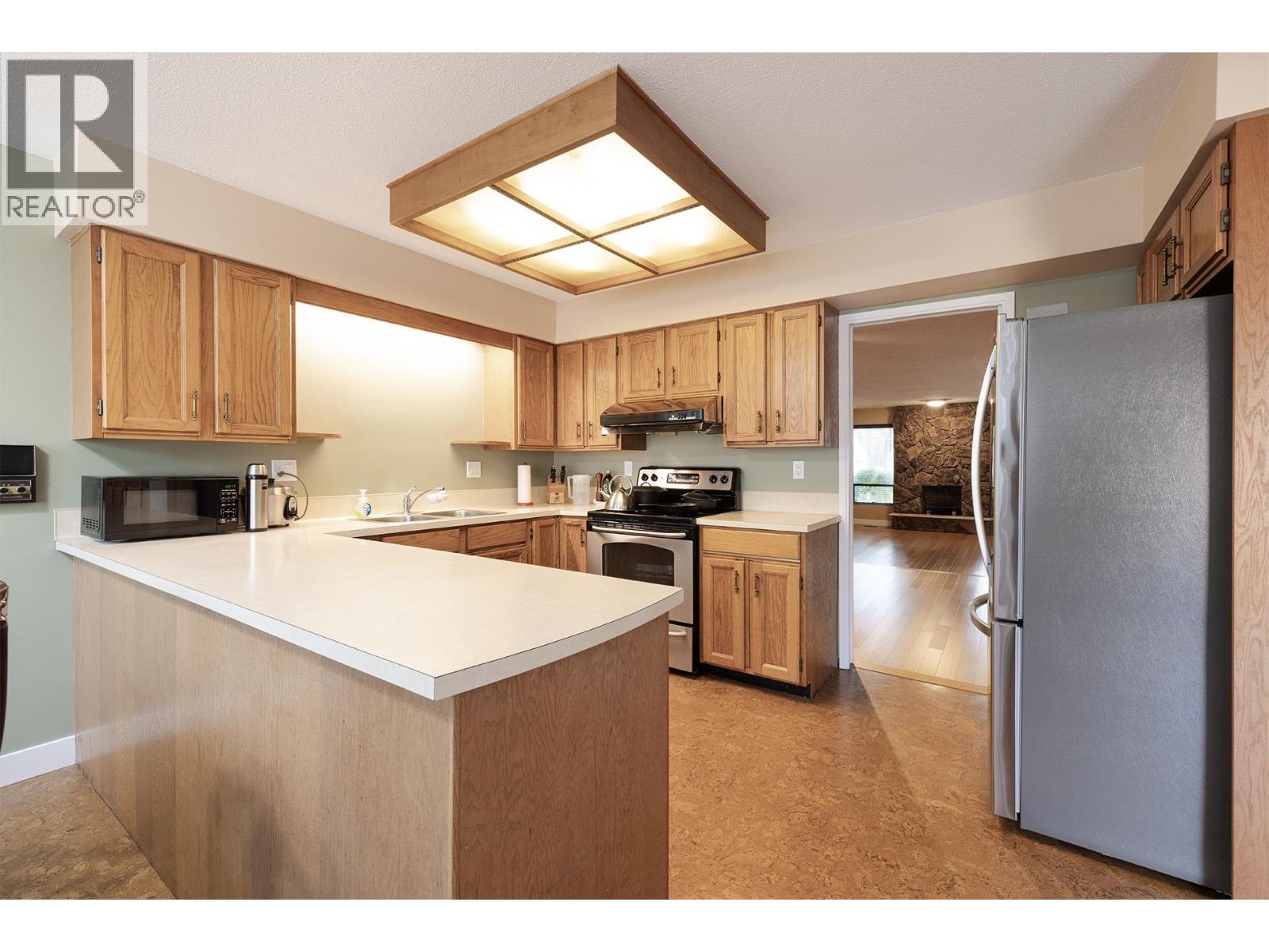 Photo 5 of 10117 Lawson Drive, Richmond BC